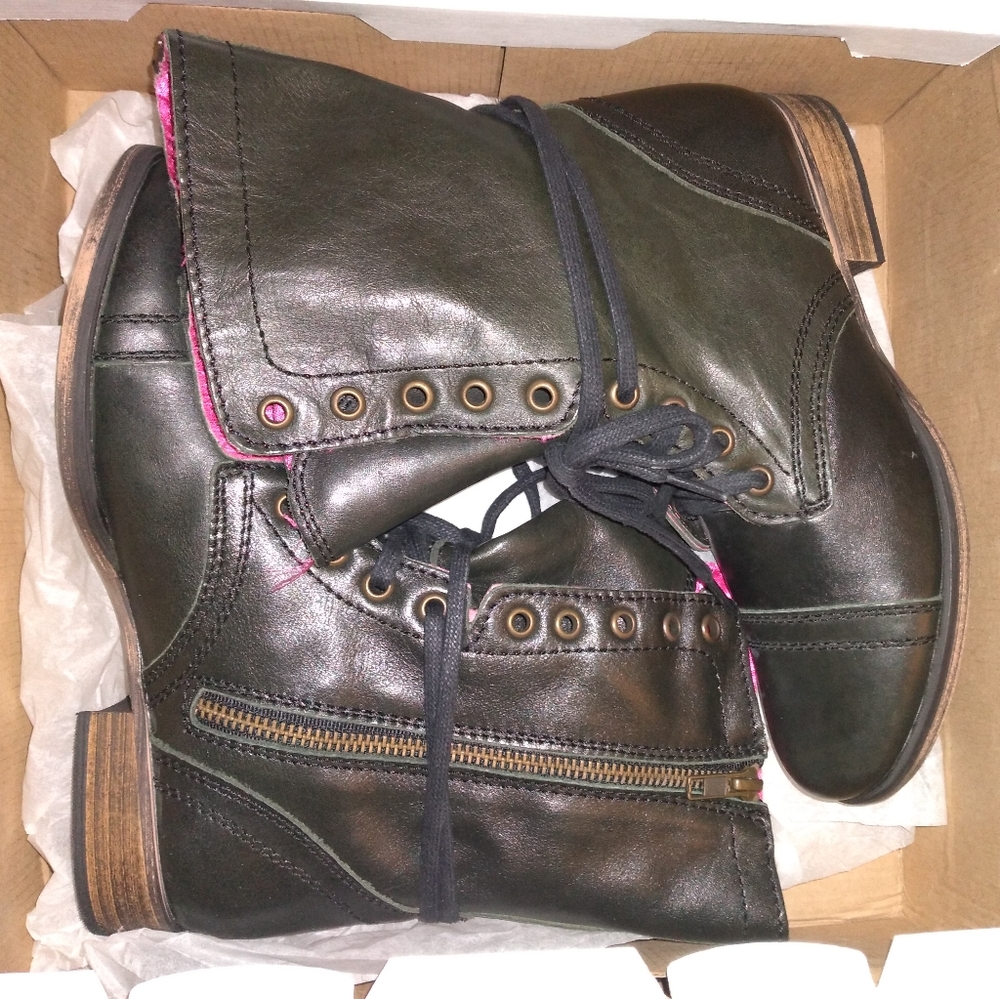 Betsey Johnson Laayla Boots